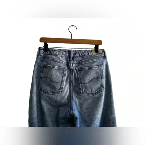 Q/S by s.Oliver Women’s Light Washed Jeans - Picture 7 of 13